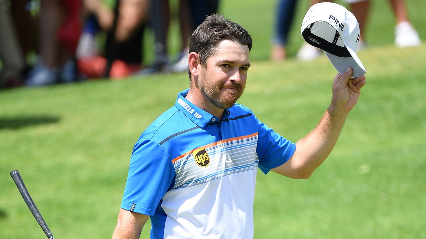 Louis Oosthuizen salutes the crowd after winning the 2019 South African Open